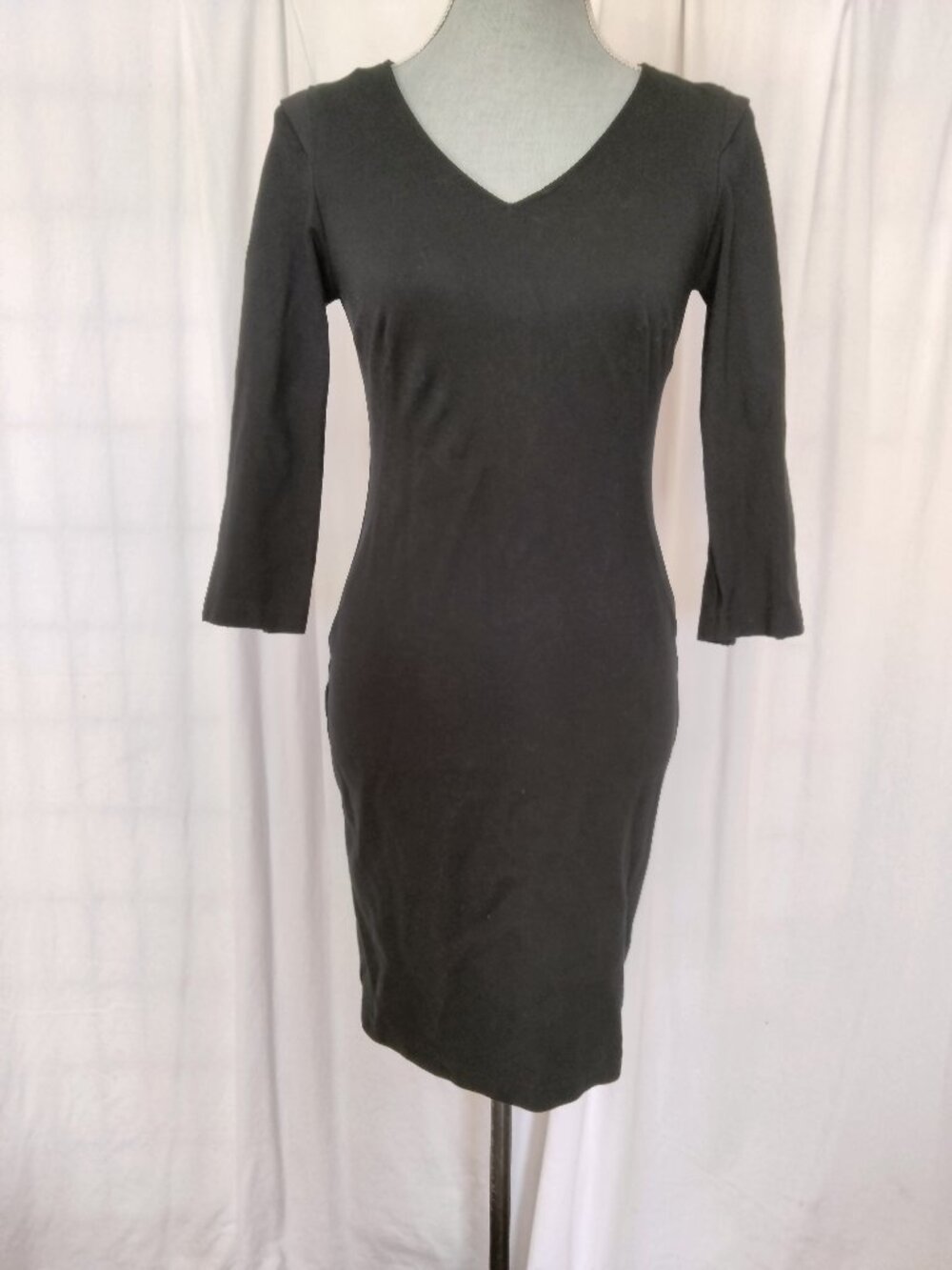 Kenar Black sheath V Neck Half Sleeve knee length dress size 2